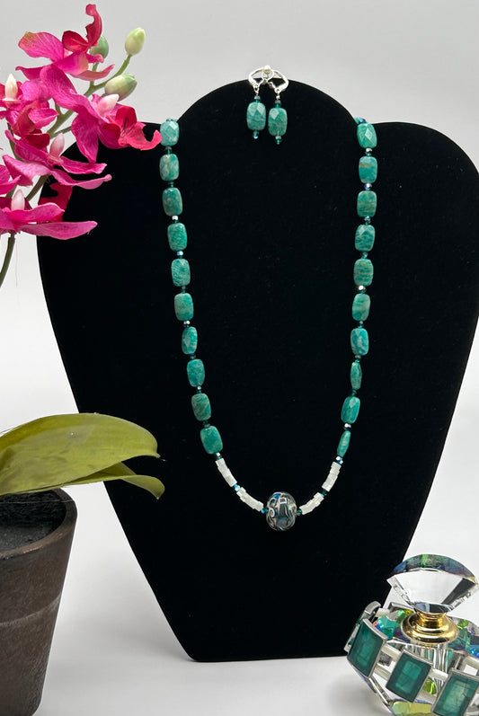 #42 Kelly Green Amazonite and Mother of Pearl Necklace